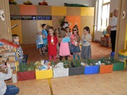 BAZÁREK - učíme dospěláky třídit odpady